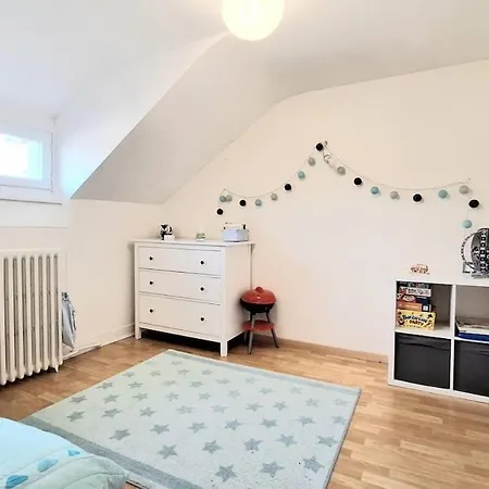 Casa de Férias Maison Cosy Avec Jardin Proche 24h Du Mans Le Mans